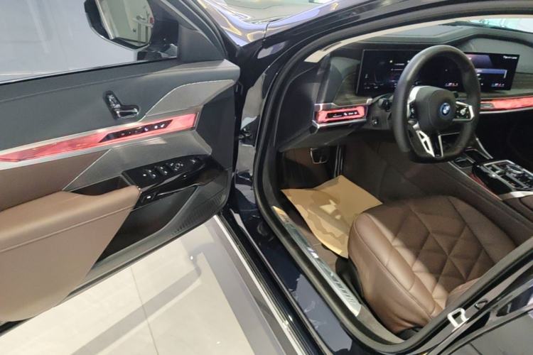 Used BMW i7 2023 eDrive50L Leading M Sport Package Driver Seat