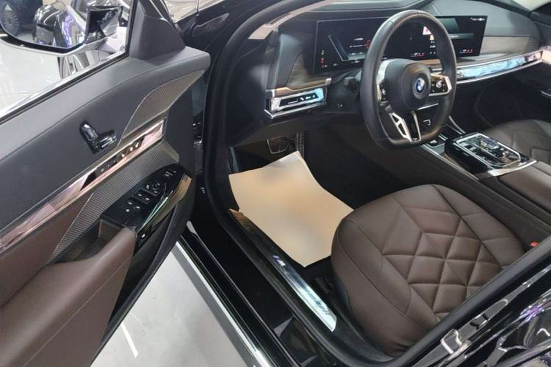 Used BMW i7 2023 eDrive50L Leading M Sport Package Driver Seat