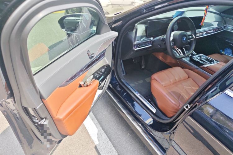 Used BMW i7 2023 eDrive50L Prestige M Sport Package Driver Seat
