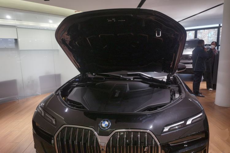 Used BMW i7 2023 eDrive50L Leading M Sport Package Engine Bay