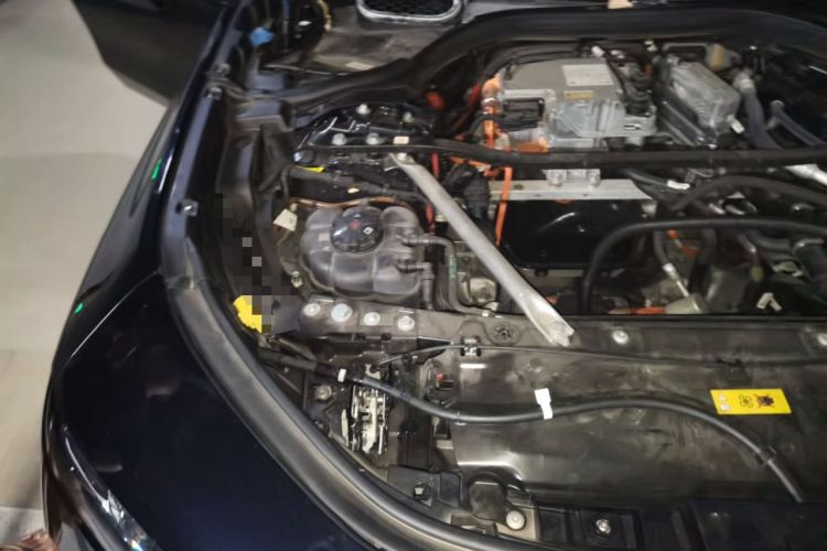 Used BMW i7 2023 eDrive50L Prestige M Sport Package Engine Bay Right