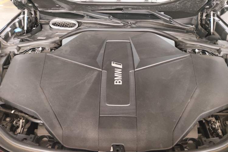 Used BMW i7 2023 xDrive60L Luxury Package Engine Bay