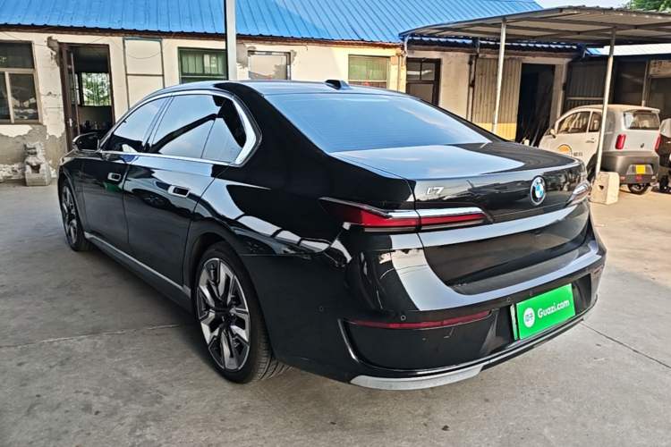 Used BMW i7 2023 eDrive50L Prestige Luxury Package Exterior 2