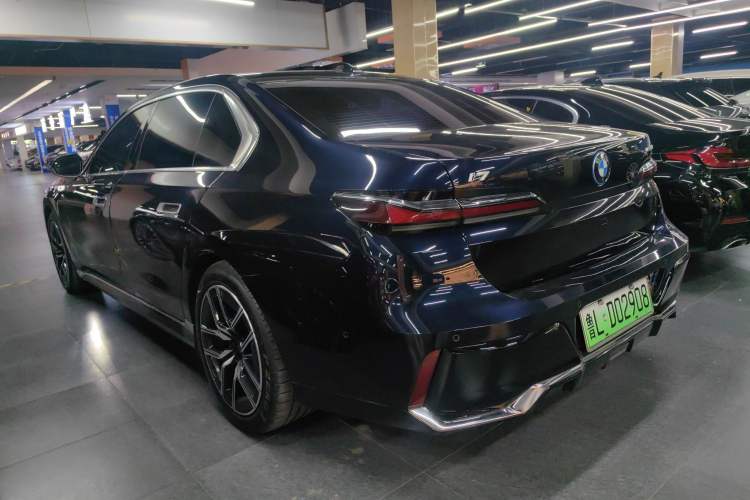 Used BMW i7 2023 eDrive50L Leading M Sport Package Exterior 2
