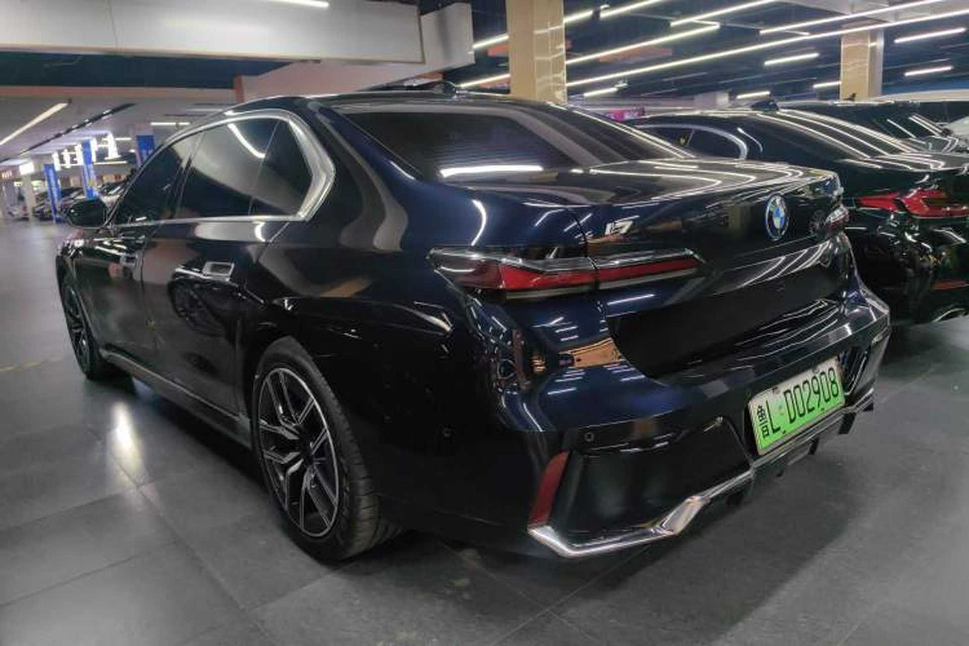 Used BMW i7 2023 eDrive50L Leading M Sport Package Exterior 2