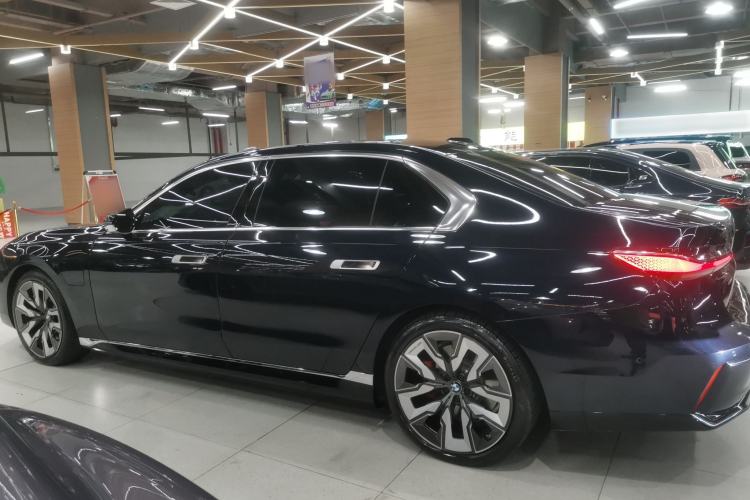 Used BMW i7 2023 eDrive50L Leading M Sport Package Exterior 3