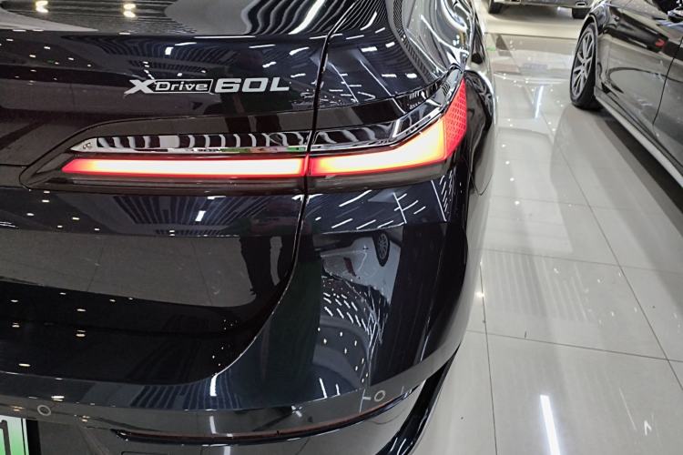 Used BMW i7 2023 xDrive60L Luxury Package Exterior 3