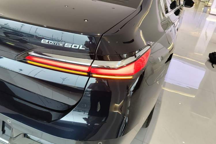 Used BMW i7 2023 eDrive50L Leading M Sport Package Exterior 3