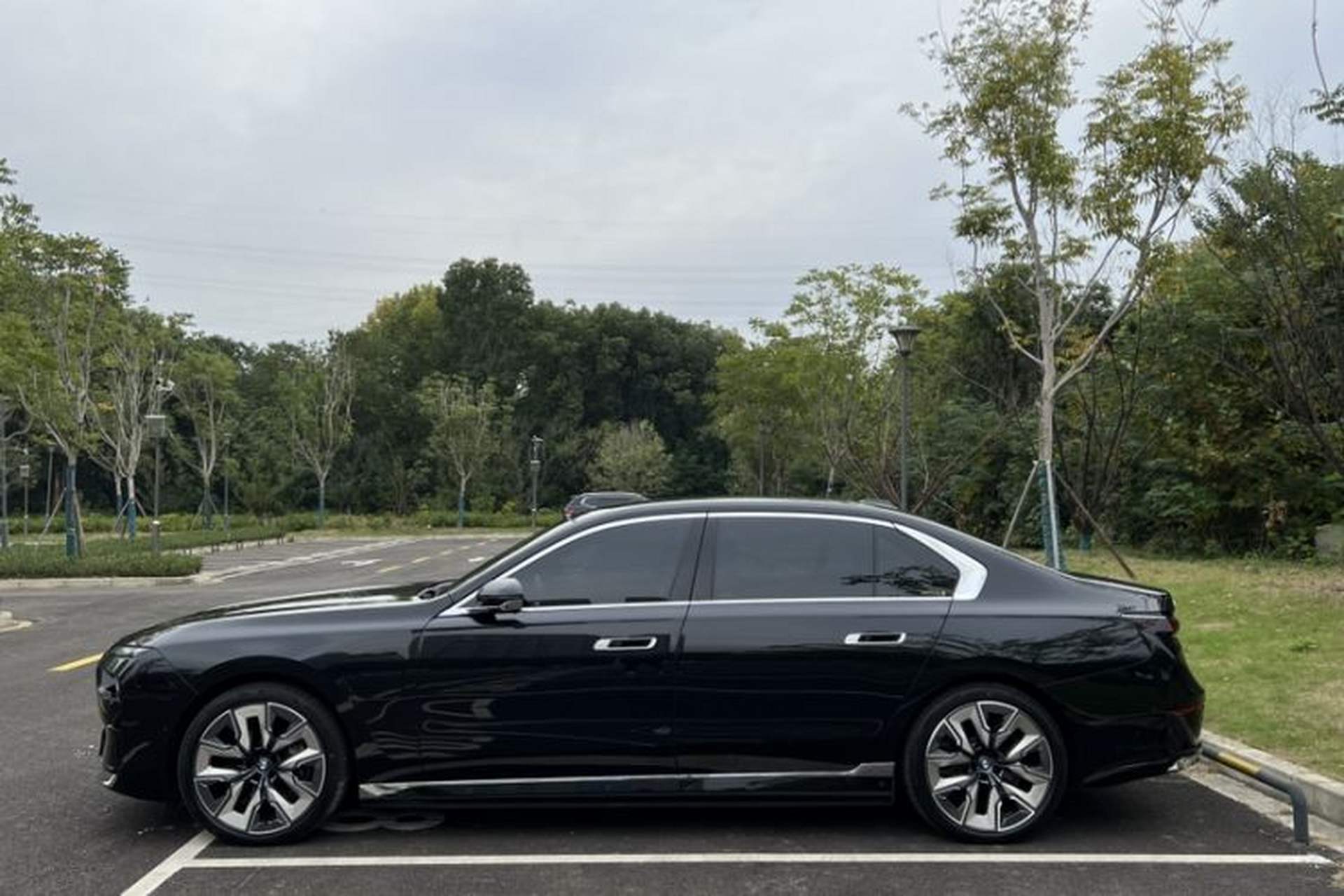 Used BMW i7 2023 eDrive50L Prestige Luxury Package Exterior 3