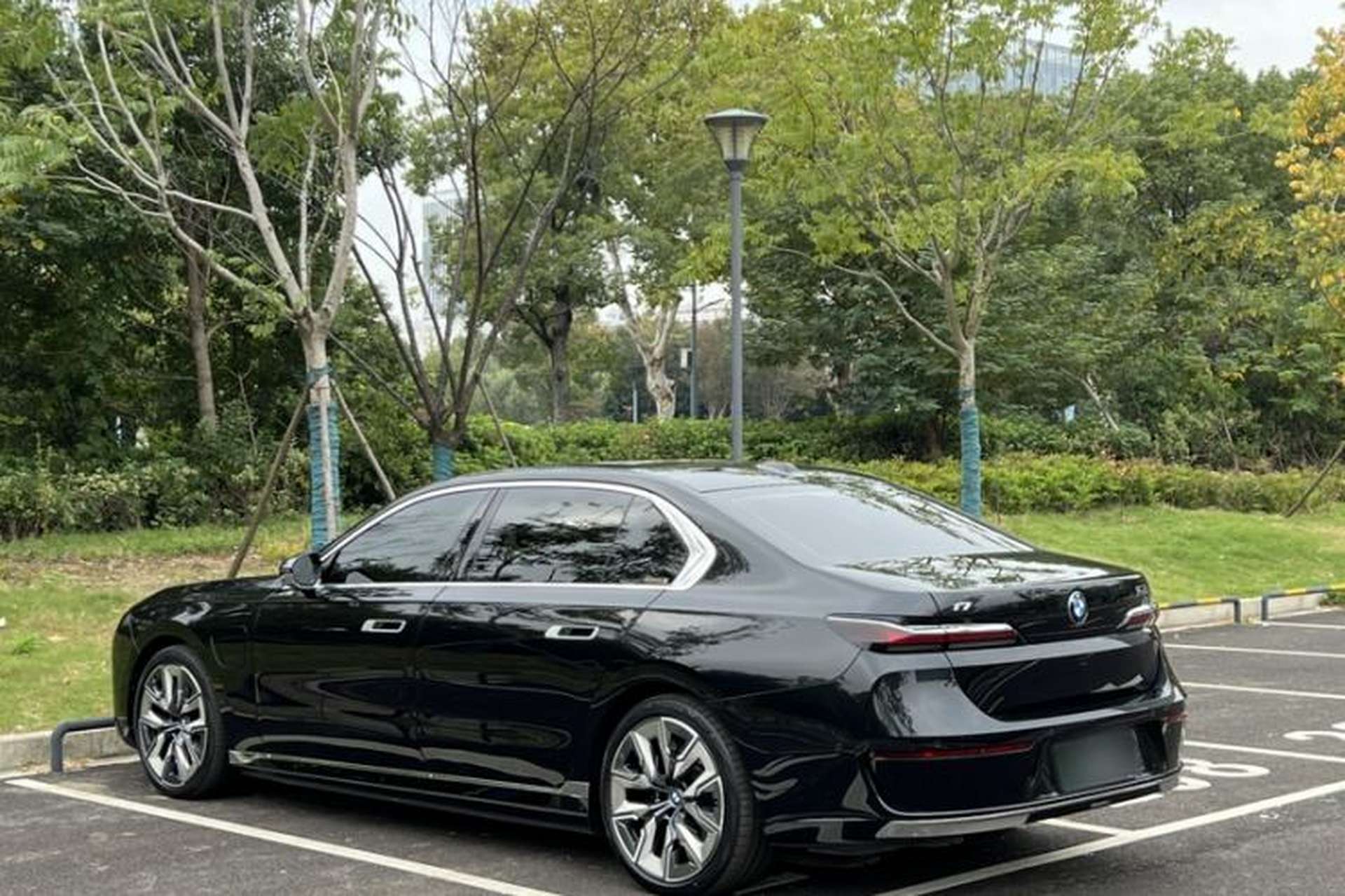 Used BMW i7 2023 eDrive50L Prestige Luxury Package Exterior 4
