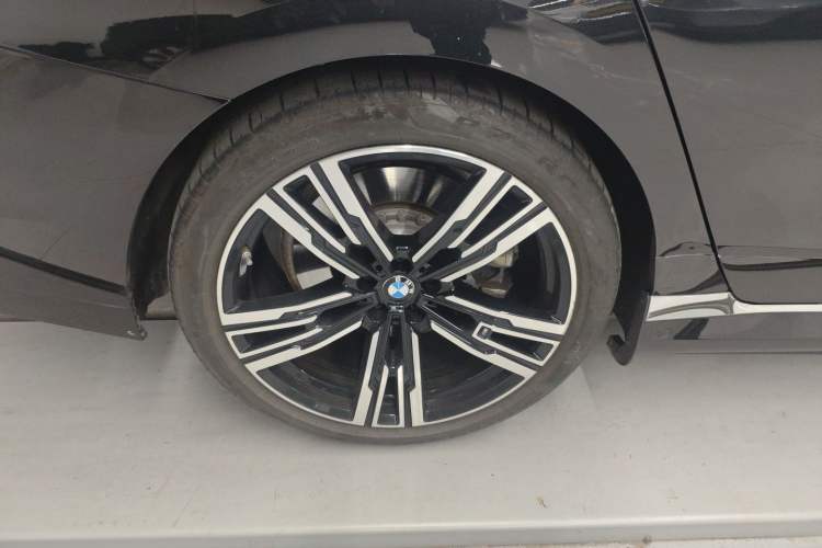 Used BMW i7 2023 eDrive50L Prestige M Sport Package Exterior 5