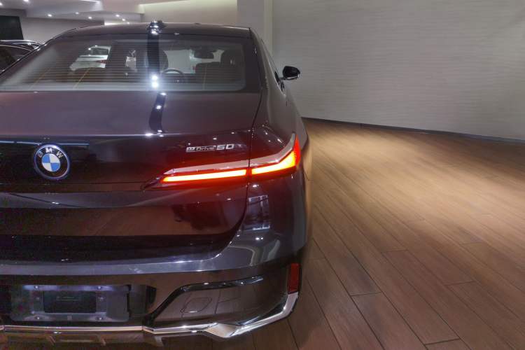 Used BMW i7 2023 eDrive50L Leading M Sport Package Exterior 6