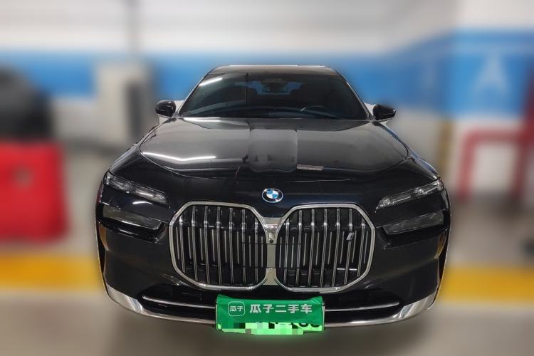 Used BMW i7 2023 xDrive60L Luxury Package Front
