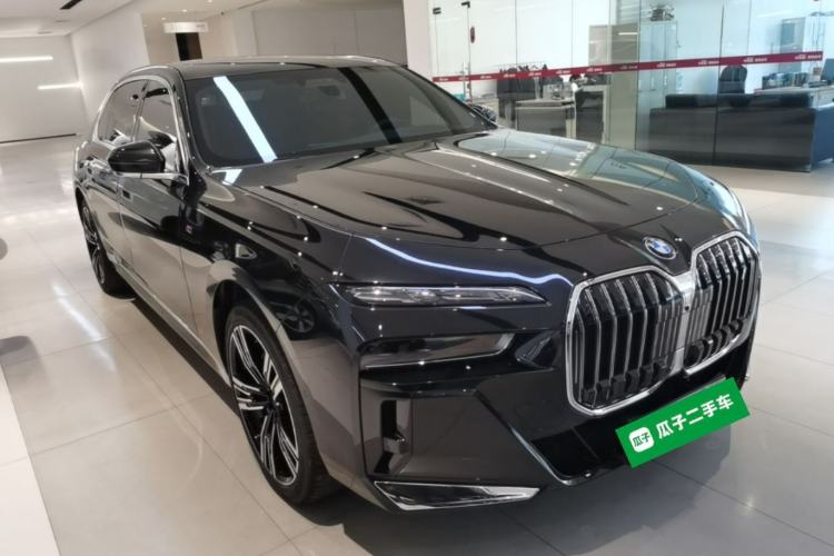 Used BMW i7 2023 eDrive50L Prestige M Sport Package Front Right 45 Deg