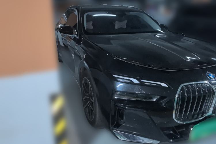 Used BMW i7 2023 eDrive50L Leading M Sport Package Front Right 45 Deg