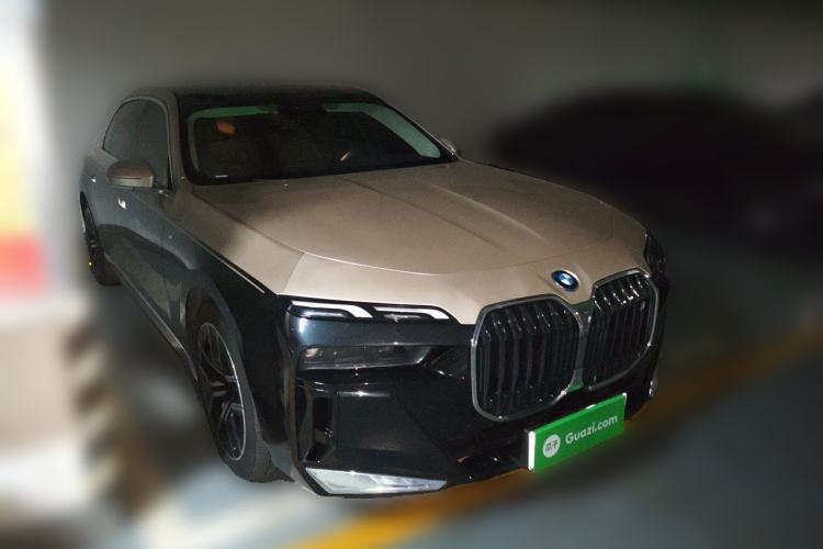 Used BMW i7 2023 eDrive50L Leading M Sport Package Front Right 45 Deg