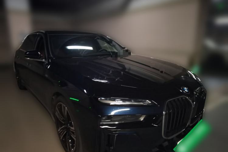Used BMW i7 2023 eDrive50L Prestige M Sport Package Front Right 45 Deg