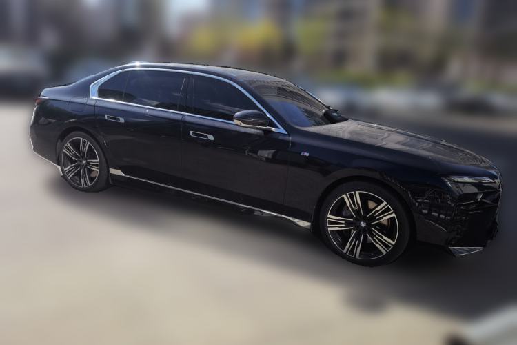 Used BMW i7 2023 eDrive50L Prestige M Sport Package Front Right 45 Deg