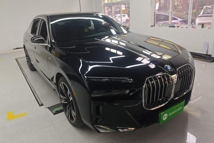 Used BMW i7 2023 eDrive50L Prestige M Sport Package Front Right 45 Deg