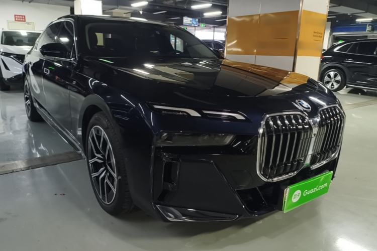 Used BMW i7 2023 eDrive50L Leading M Sport Package Front Right 45 Deg