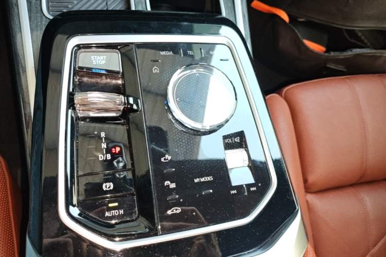 Used BMW i7 2023 eDrive50L Prestige Luxury Package Gear Lever