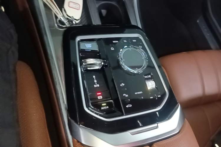 Used BMW i7 2023 eDrive50L Prestige M Sport Package Gear Lever