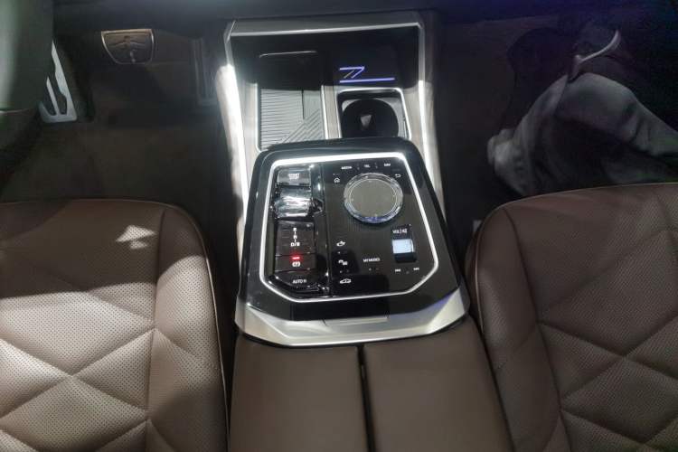 Used BMW i7 2023 eDrive50L Leading M Sport Package Gear Lever