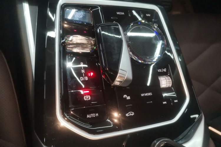 Used BMW i7 2023 eDrive50L Leading M Sport Package Gear Lever