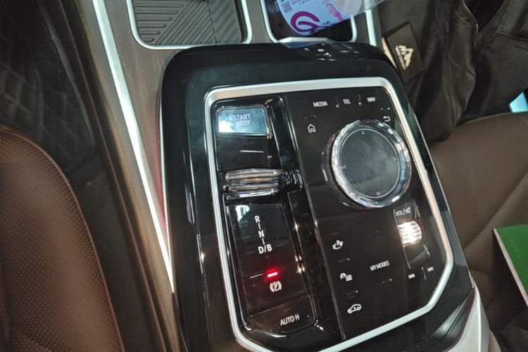 Used BMW i7 2023 eDrive50L Premium Luxury Package Gear Lever