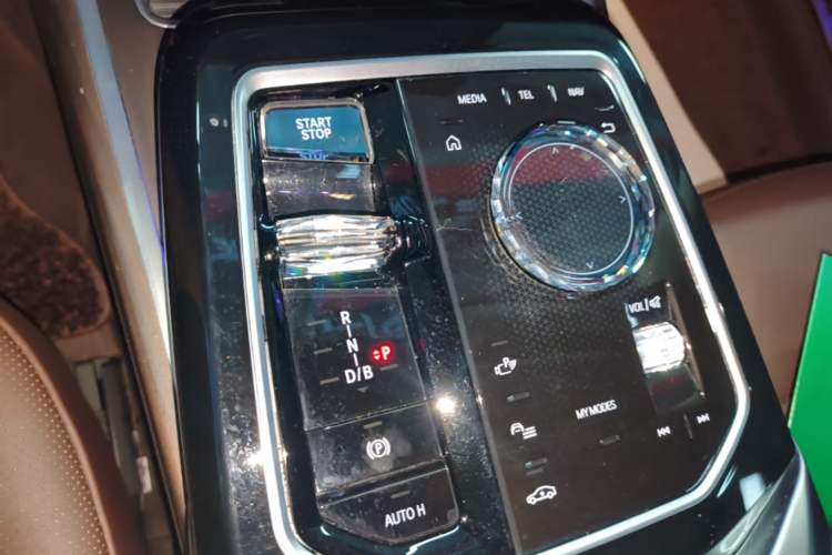 Used BMW i7 2023 eDrive50L Leading M Sport Package Gear Lever