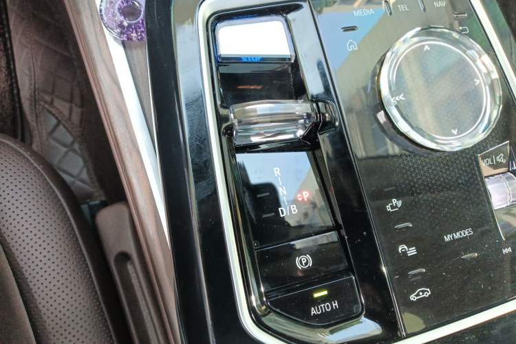 Used BMW i7 2023 eDrive50L Leading M Sport Package Gear Lever