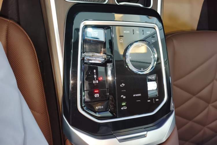 Used BMW i7 2023 eDrive50L Leading M Sport Package Gear Lever
