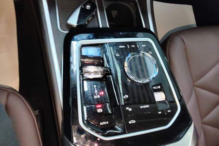 Used BMW i7 2023 eDrive50L Leading M Sport Package Gear Lever