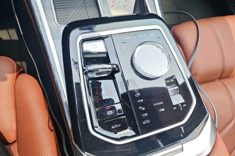 Used BMW i7 2023 eDrive50L Prestige M Sport Package Gear Lever