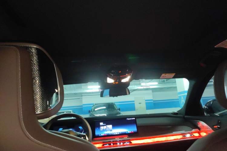 Used BMW i7 2023 xDrive60L Luxury Package Headliner