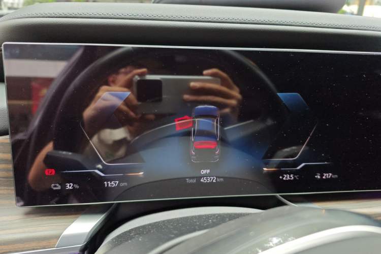 Used BMW i7 2023 eDrive50L Leading M Sport Package Instrument Cluster