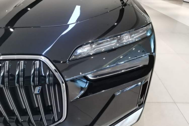 Used BMW i7 2023 eDrive50L Prestige M Sport Package Left Front Headlight