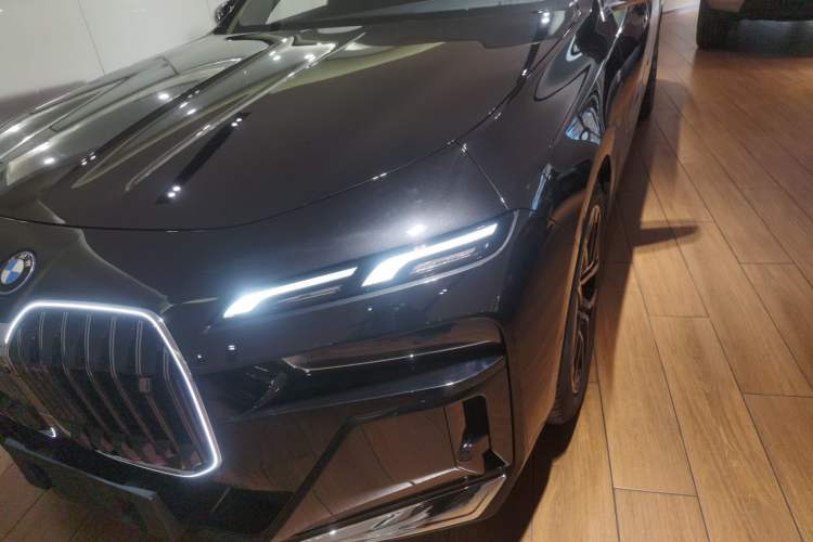 Used BMW i7 2023 eDrive50L Leading M Sport Package Left Front Headlight