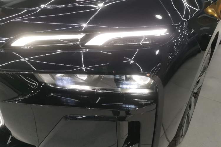 Used BMW i7 2023 eDrive50L Leading M Sport Package Left Front Headlight