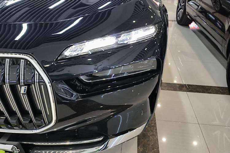 Used BMW i7 2023 xDrive60L Luxury Package Left Front Headlight