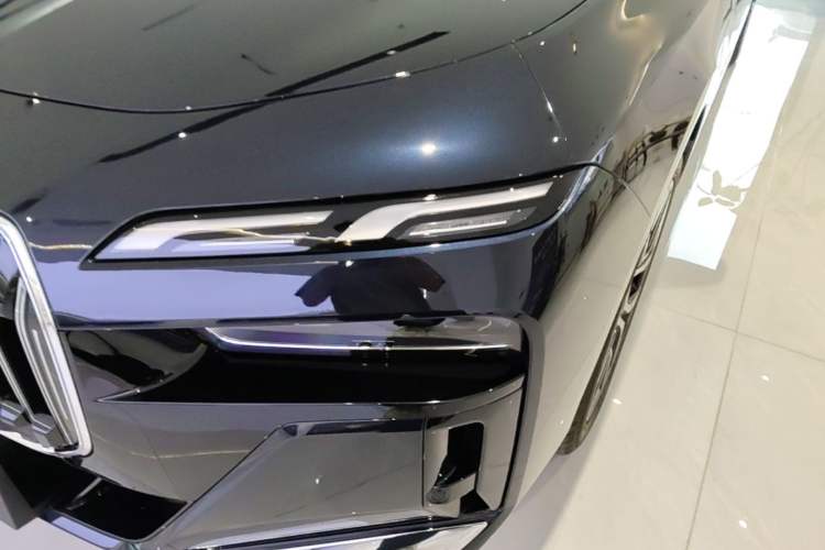 Used BMW i7 2023 eDrive50L Leading M Sport Package Left Front Headlight