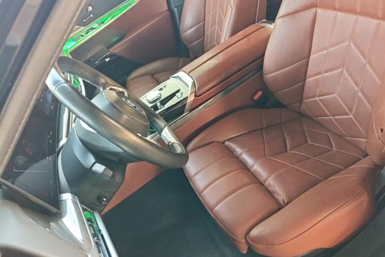 Used BMW i7 2023 eDrive50L Prestige Luxury Package Left Front Seat