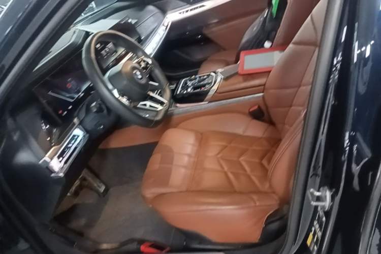 Used BMW i7 2023 eDrive50L Prestige M Sport Package Left Front Seat