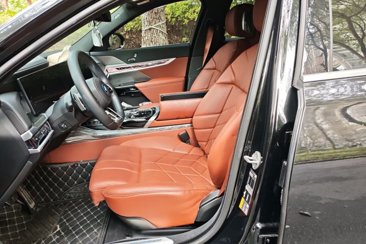 Used BMW i7 2023 eDrive50L Prestige M Sport Package Left Front Seat