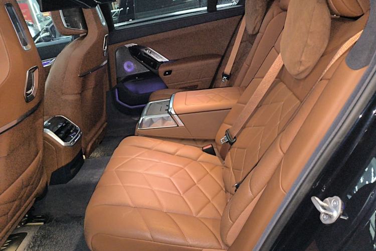 Used BMW i7 2023 xDrive60L Luxury Package Left Rear Seat