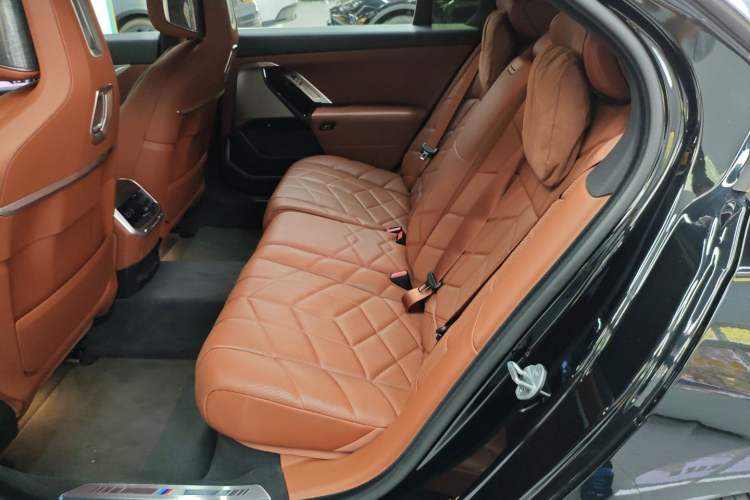 Used BMW i7 2023 eDrive50L Prestige M Sport Package Left Rear Seat