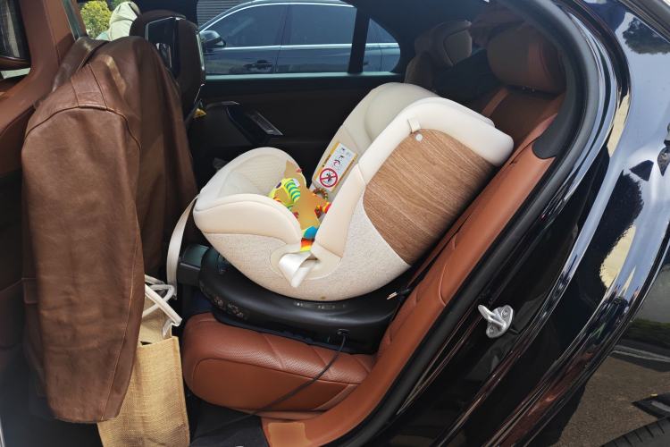 Used BMW i7 2023 eDrive50L Prestige M Sport Package Left Rear Seat