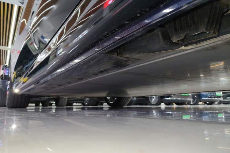 Used BMW i7 2023 eDrive50L Prestige M Sport Package Left Side Sill