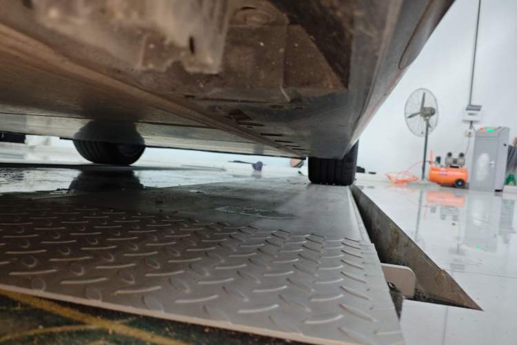 Used BMW i7 2023 eDrive50L Prestige M Sport Package Left Side Sill