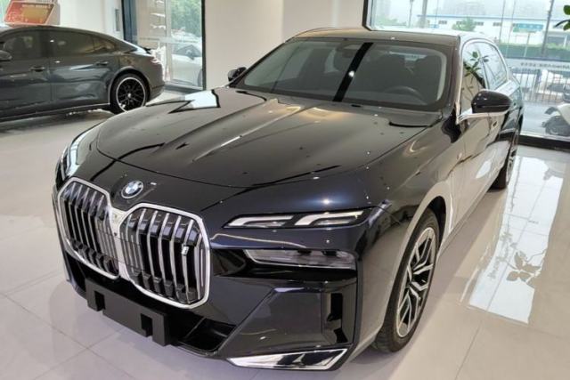 Used BMW i7 2023 eDrive50L Leading M Sport Package
